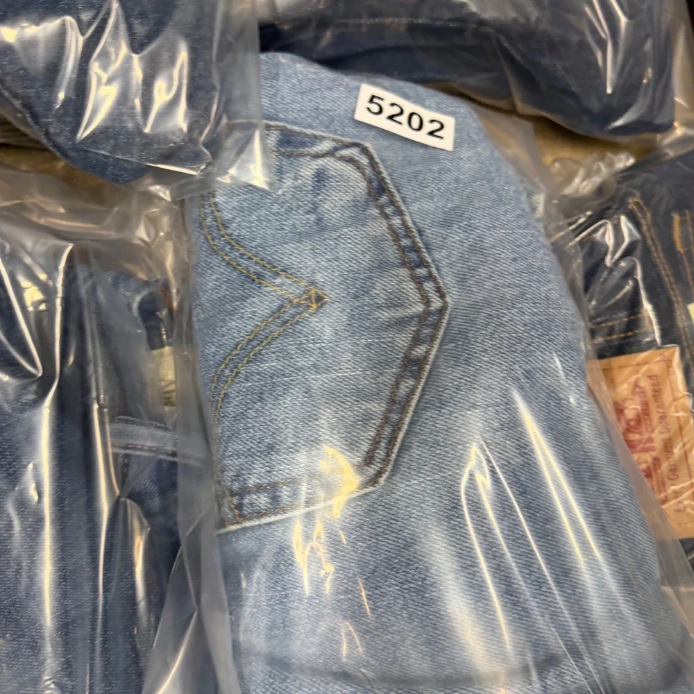 Levis levi 550